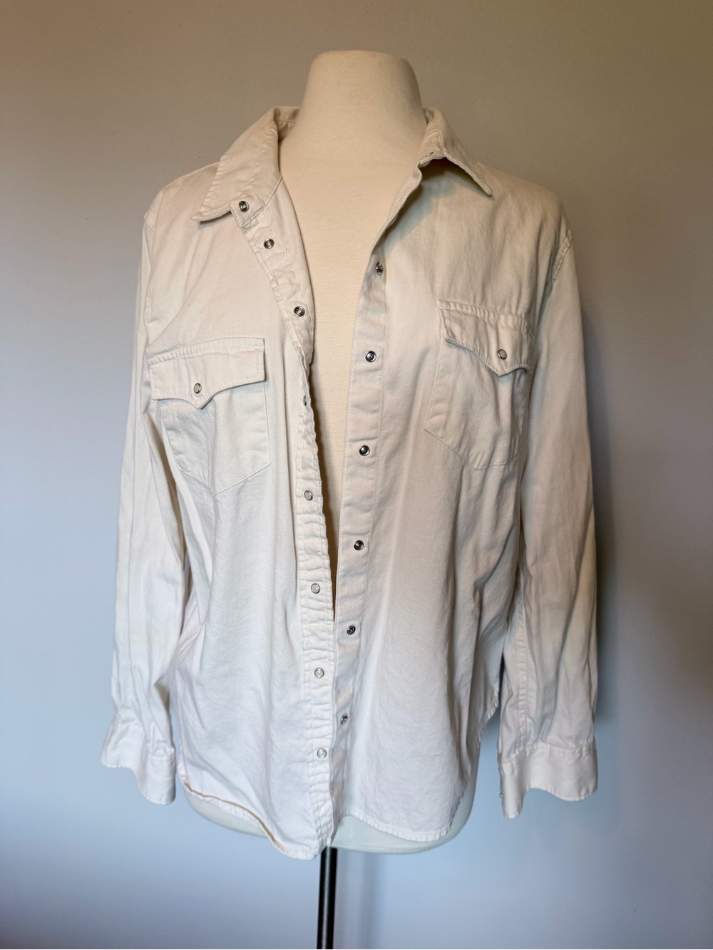 White Long-Sleeve Button-Front Shirt